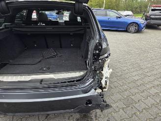 BMW 3-serie 330e X-DRIVE / M-SPORT / PANO / HEAD UPP picture 15