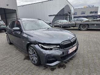 BMW 3-serie 330e X-DRIVE / M-SPORT / PANO / HEAD UPP picture 18