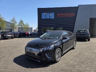 Hyundai Ioniq 100kw FEEL / NAVI / CAMERA / STOELVERW / 30 DKM picture 2