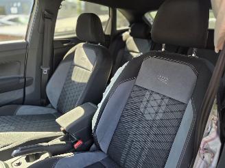 Volkswagen Taigo R-LINE - 81KW AUTOMAAT / DIG COCKPIT / NAVI/ CAMERA picture 17