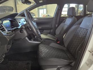 Volkswagen Taigo R-LINE - 81KW AUTOMAAT / DIG COCKPIT / NAVI/ CAMERA picture 16