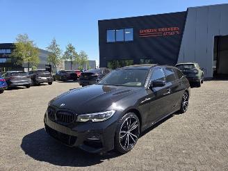 Unfallwagen BMW 3-serie 320i -135KW M-SPORT / PANO /AUTOM 2021/6