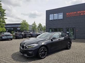 skadebil auto BMW 1-serie 1.8i Benz  / LED / STUUR & STOELVERW 2022/3