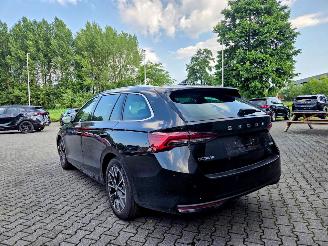 Skoda Octavia 1.5 TSi 110KW  M-HEV / AUTOMAAT picture 3