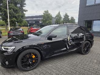 Audi E-tron 55 quattro 300kw  S-Line Black Edition 95 kWh picture 4