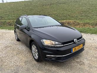 Schadeauto Volkswagen Golf 1.6 TDI Comfortline/automaat/clima/navi 2018/4