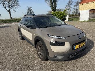 Schadeauto Citroën C4 cactus 1.2 e-VTI Shine/automaat/camera/clima/navi/61350dkm 2015/2