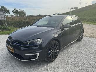 uszkodzony samochody osobowe Volkswagen Golf 1.4 TSi GTE 2015/12