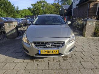 Volvo V-60 1.6 T3 Momentum picture 2
