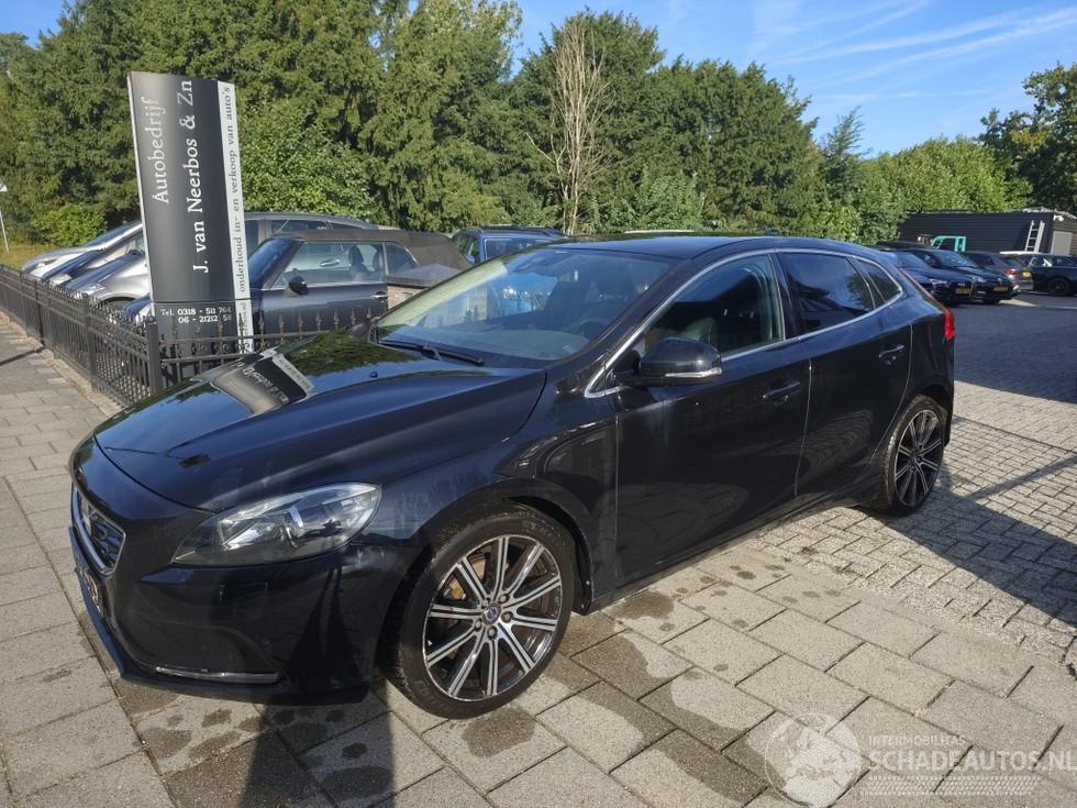 Volvo V-40 1.6 T4 Summum