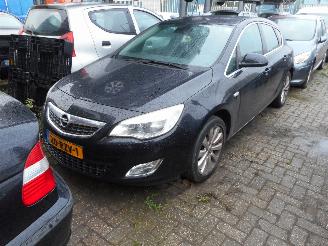 Unfallwagen Opel Astra 1.4 turbo benzine 2011/8