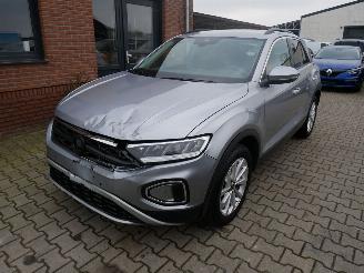Damaged car Volkswagen T-Roc LIFE LED VIRTUAL COCKPIT ACC 2024/2