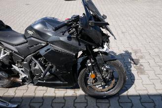 Honda CBR 500 R  picture 4