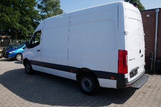 Mercedes Sprinter L2H2 RWD picture 5