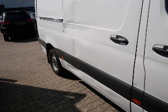 Mercedes Sprinter L2H2 RWD picture 9