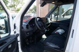 Mercedes Sprinter L2H2 RWD picture 14