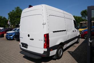 Mercedes Sprinter L2H2 RWD picture 4