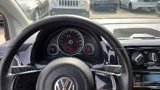 Volkswagen Up! high up! picture 15