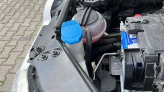 Volkswagen Up! high up! picture 13
