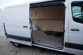 Mercedes Sprinter L2H1 picture 12