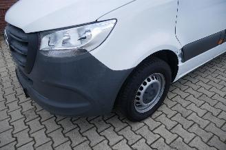 Mercedes Sprinter L2H1 picture 9