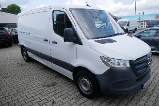 Mercedes Sprinter L2H1 picture 3