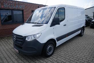Mercedes Sprinter L2H1 picture 2