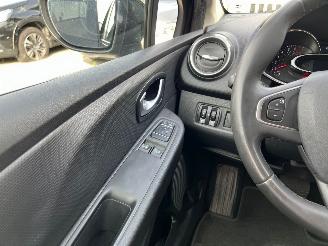 Renault Clio  picture 15