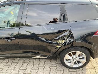 Renault Clio  picture 9