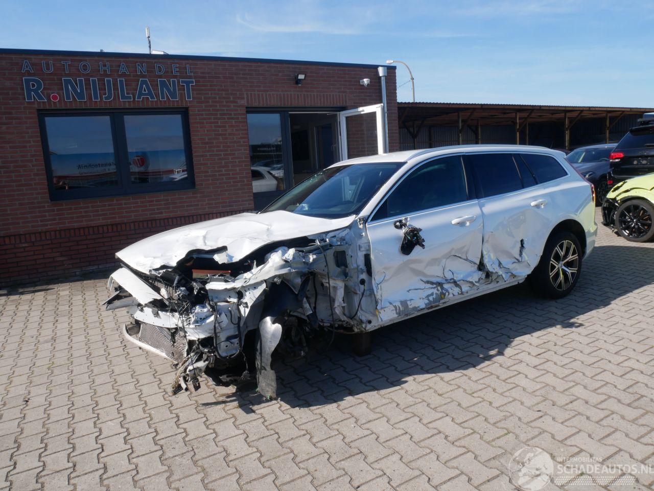 Volvo V-60 