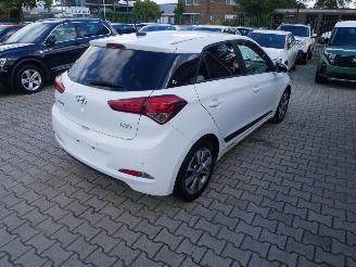 Hyundai I-20  picture 3