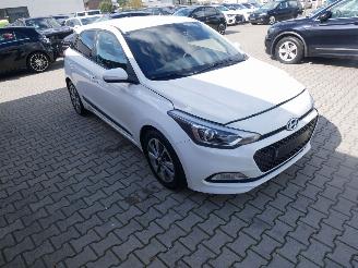 Hyundai I-20  picture 2