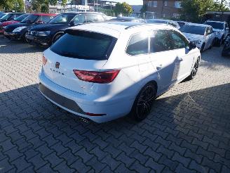 Seat Leon ST FR CUPRA 300 4 DRIVE PANORAMADAK LED ALCANTARA picture 3