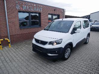 damaged passenger cars Peugeot Rifter  2020/1