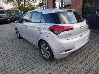 Hyundai I-20  picture 5