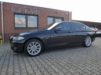 uszkodzony samochody osobowe BMW 5-serie 520D BI-XENON LEER AUTOMAAT 2013/9