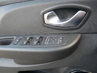 Renault Clio LIMITED picture 17