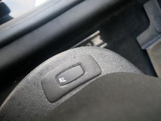 Renault Clio LIMITED picture 18