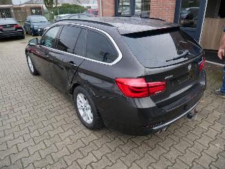 BMW 3-serie 320 D LUXURY X-DRIVE PANORAMADAK LEER LED picture 4