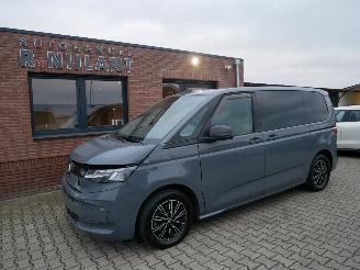 Damaged car Volkswagen Transporter T7 MULTIVAN DSG 2022/3