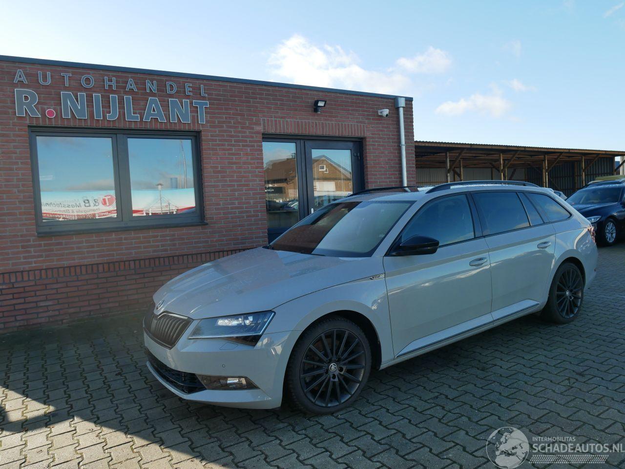 Skoda Superb SPORT LINE DSG 4X4 PANORAMADAK BI-XENON ALCANTARA ACC