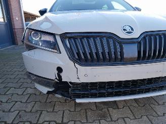 Skoda Superb SPORT LINE DSG 4X4 PANORAMADAK BI-XENON ALCANTARA ACC picture 6