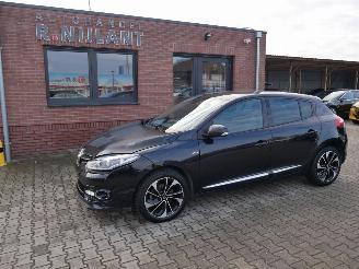 damaged passenger cars Renault Mégane BOSE EDITION 2013/12