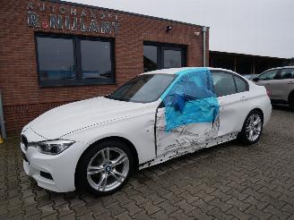Schadeauto BMW 3-serie 320 d M-SPORT LED 2016/9