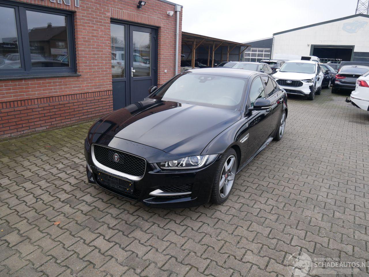 Jaguar XE R SPORT MOTOR ROOKT BIJ RIJDEN!!!