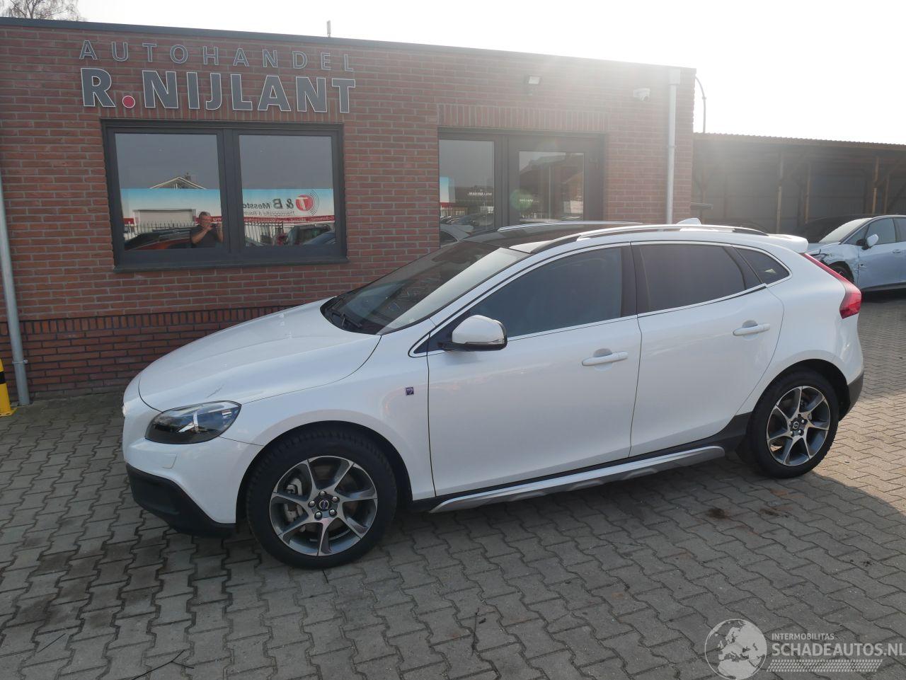 Volvo V-40 CROSS COUNTRY OCEAN RACE PANORAMADAK LEER BI-XENON