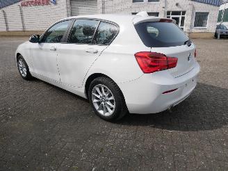 BMW 1-serie 118i picture 6