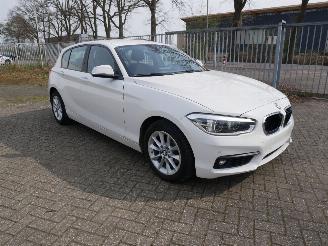 BMW 1-serie 118i picture 3