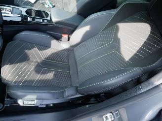 Peugeot 3008 GT 1.2 PURE TECH ALCANTARA KEYLESS PANORAMADAK LED picture 19