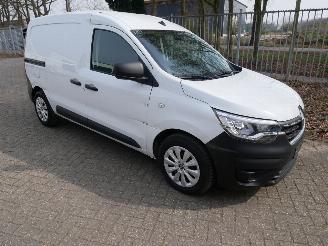 Voiture accidenté Renault Express  2024/7